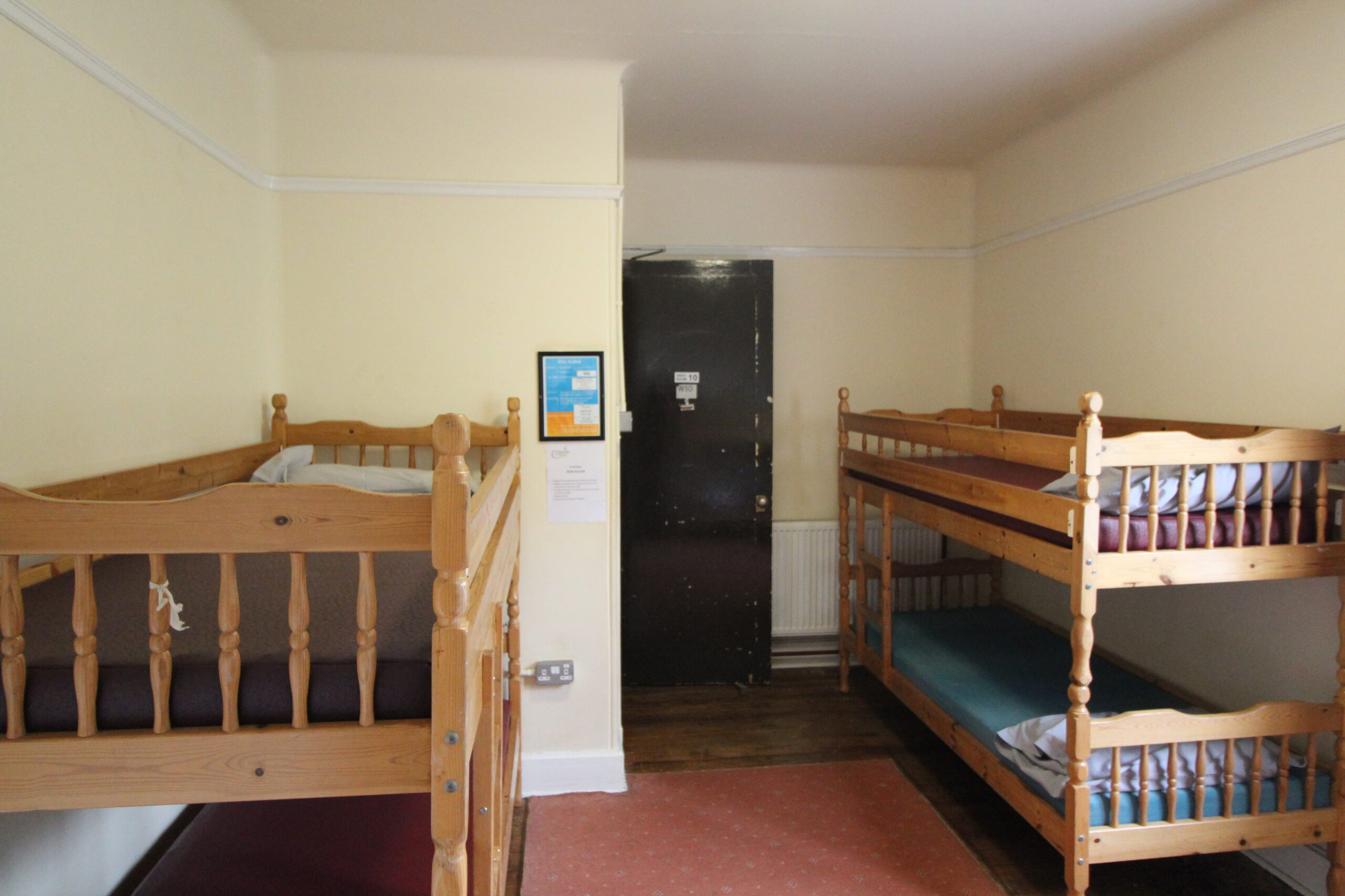 6 bedded room