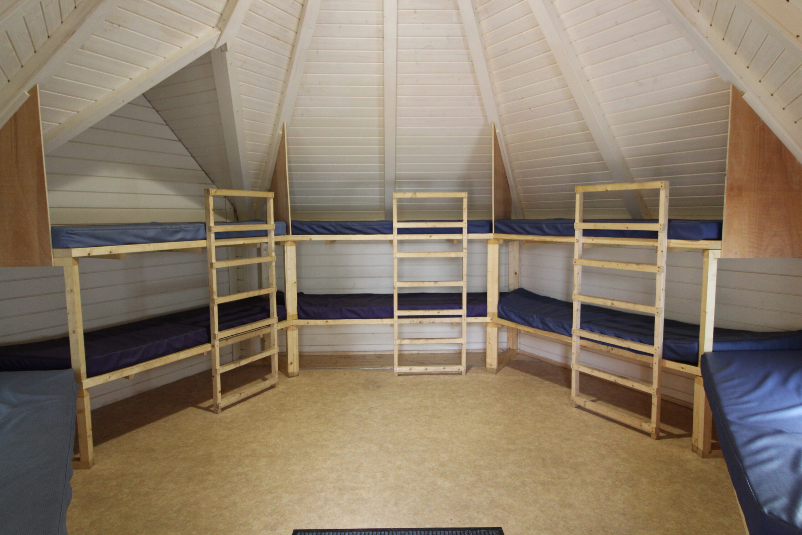 Hobbit Main sleeping pod 1